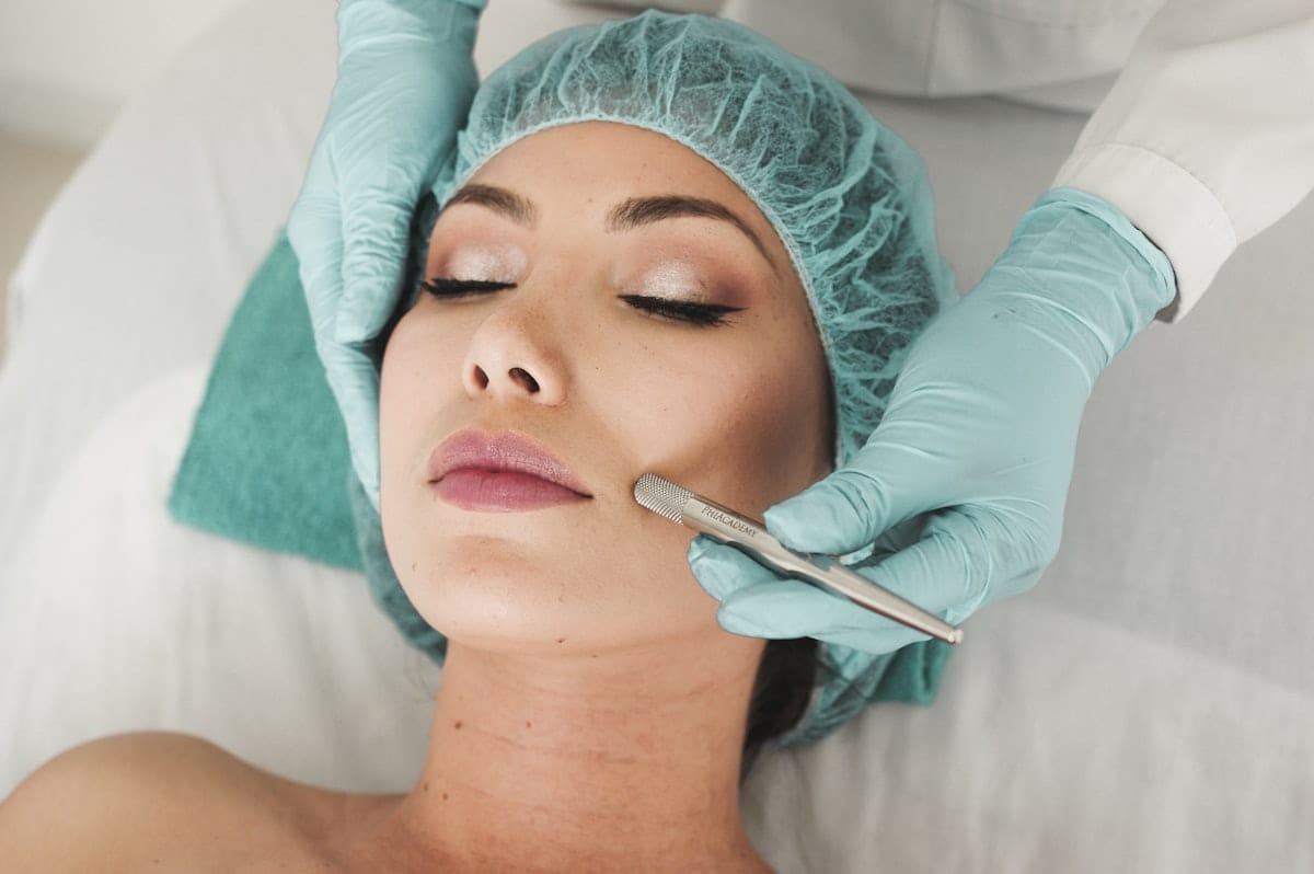 Khách hàng trải nghiệm liệu trình chăm sóc da tại Myss Clinic