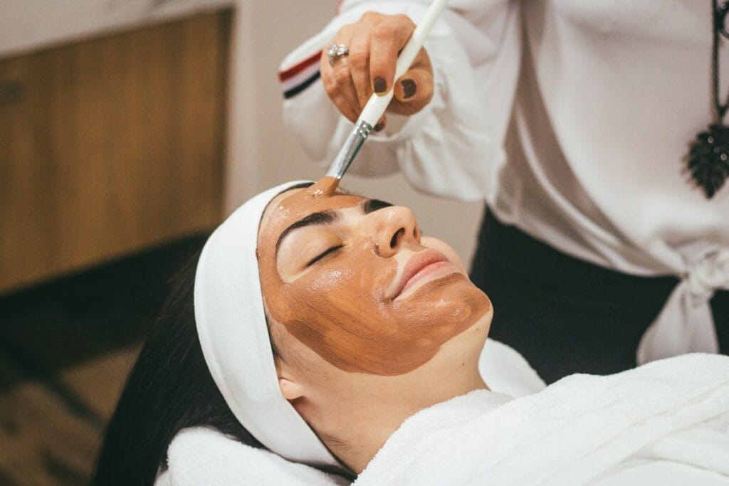 Liệu trình chăm sóc da hỗ trợ nâng cơ tại Myss Clinic