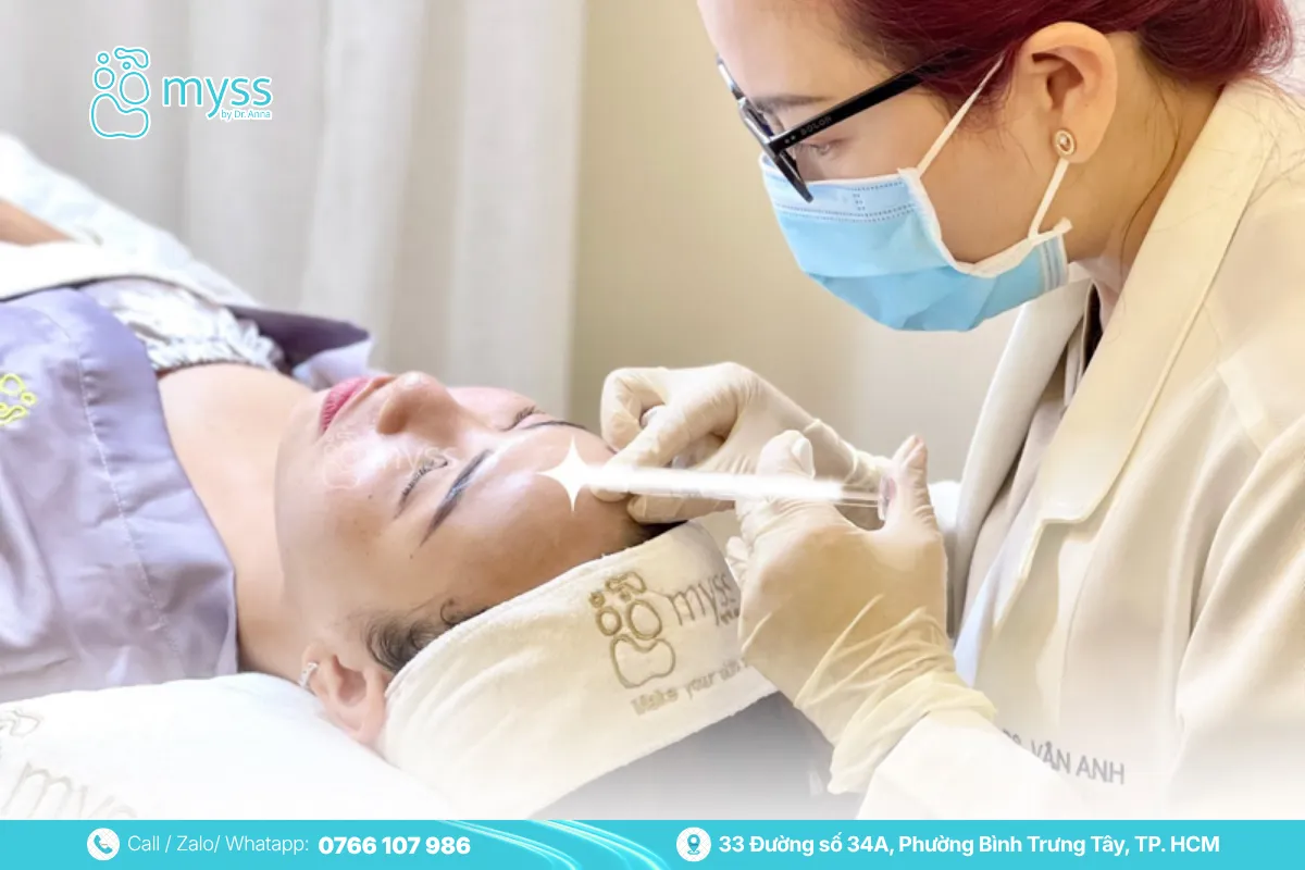 Khách hàng trải nghiệm dịch vụ tại Myss Clinic
