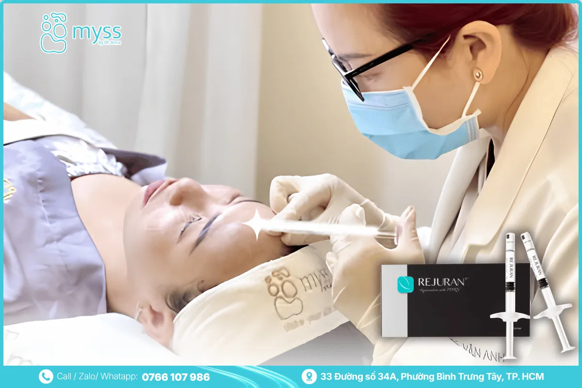Khách hàng tiêm Rejuran tại Myss Clinic